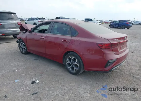 2021 Kia Forte Lxs из США, поврежденный, VIN 3KPF24AD5ME400730
